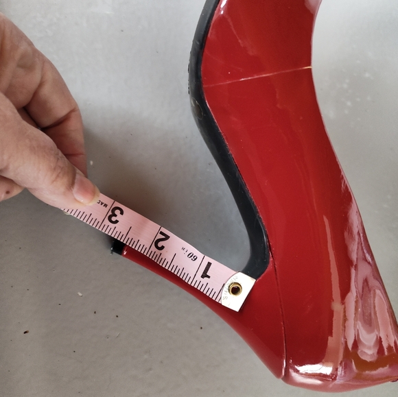 Red pumps by Jessica - Picture 4 of 5